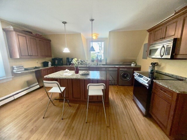 Building Photo - 81 Church St