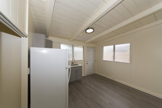 Primary Photo - 723 Hoomalimali St