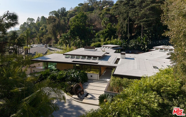 Building Photo - 1061 Loma Vista Dr