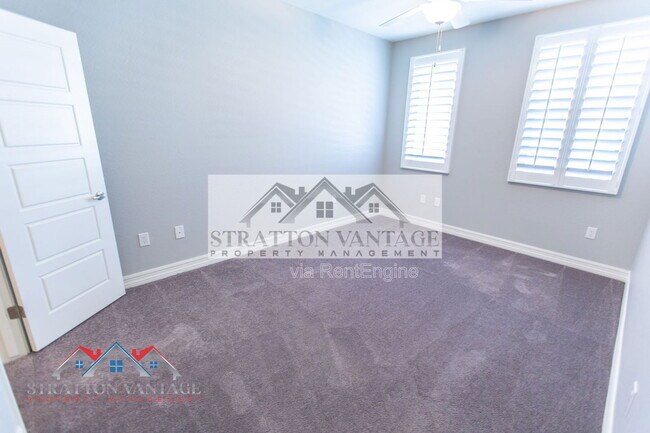 Building Photo - 2821 S Skyline Dr