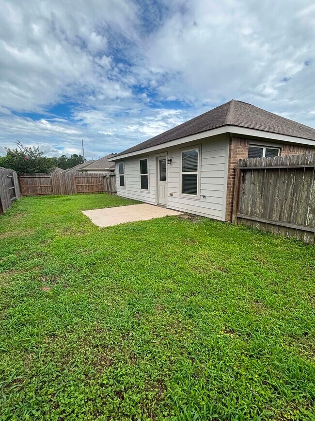 Building Photo - 1707 Hickory Burl Ln