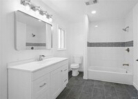 Building Photo - 15040 Broadmoor St