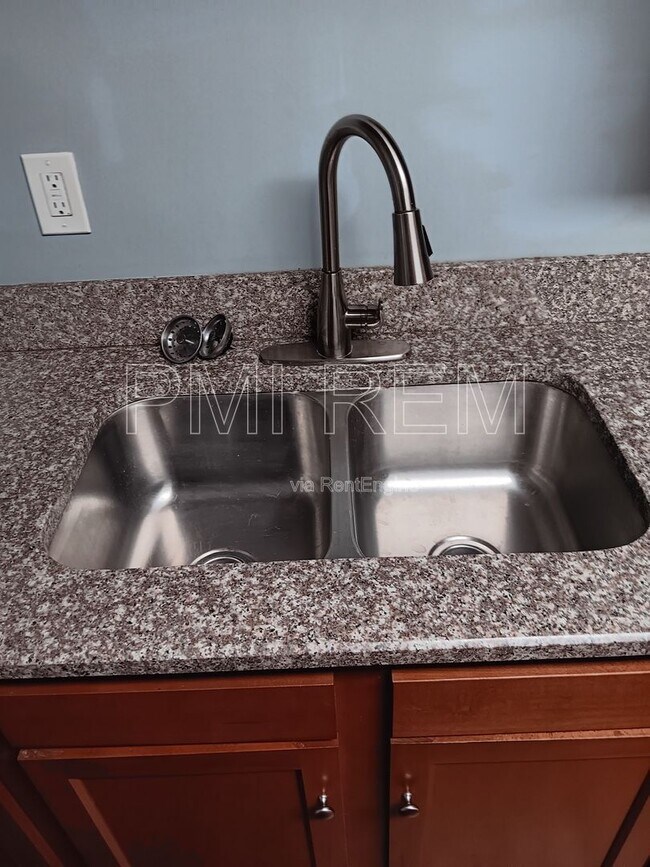 Building Photo - 16025 Van Aken Blvd