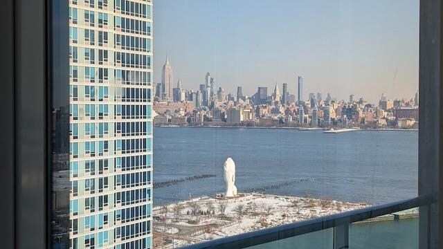 Building Photo - 20 Newport Pkwy