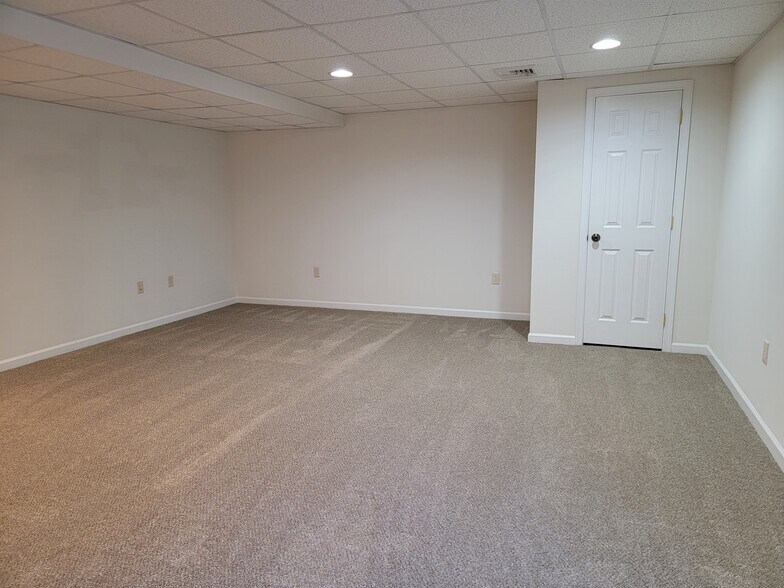 Building Photo - 302 Mount Olive Ln