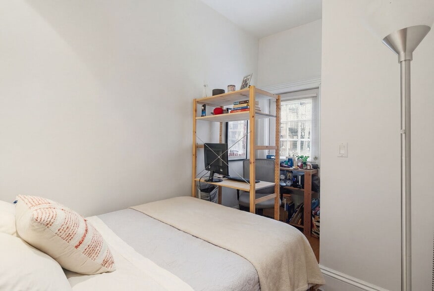 Building Photo - 1609 Tremont St