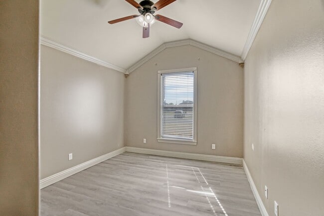 Building Photo - 110 Vienne Pl