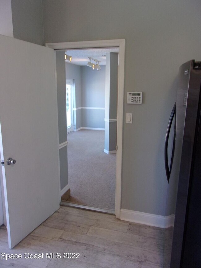 Building Photo - Single Family Home