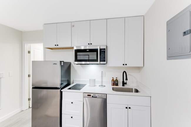 Building Photo - Wallace Studios