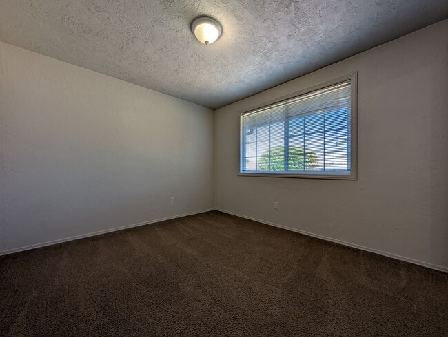 Building Photo - Wonderful 3-Bedroom, 2-Bath Home in Great ...