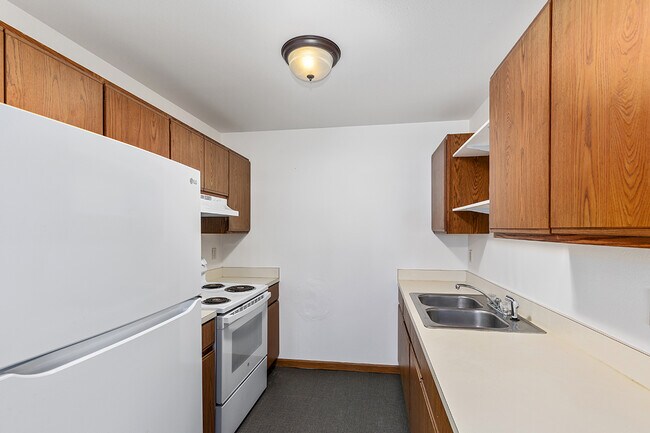 Kitchen - 15326 Clovernook Dr