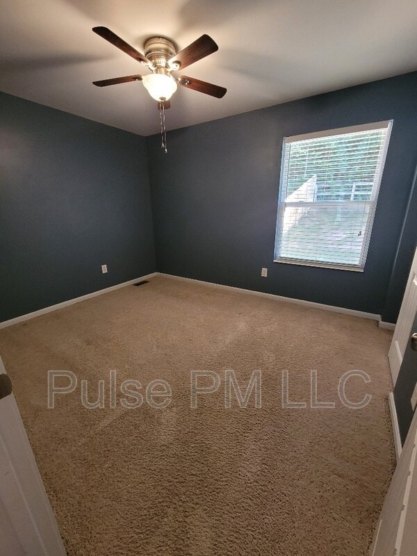 Building Photo - 1212 E Henry Clay Ave