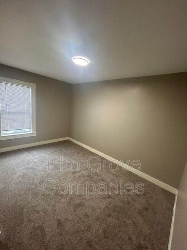 Building Photo - 182 Hall St