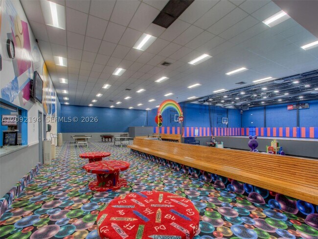 Building Photo - 16571 Blatt Blvd