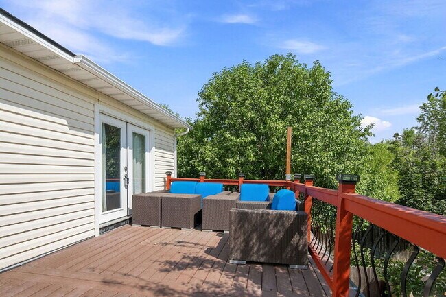 Building Photo - 1012 N Jullion Ave