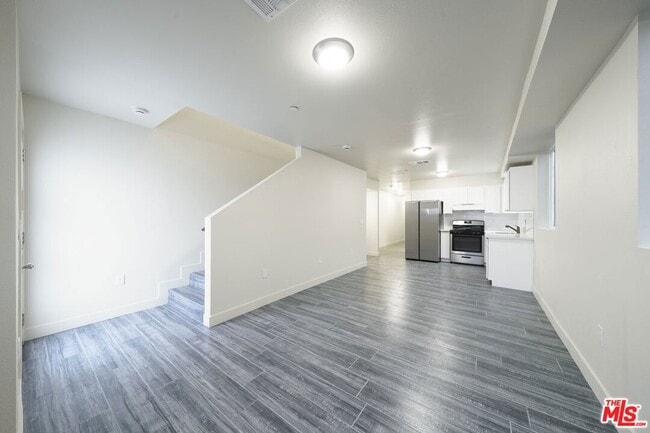 Building Photo - 831 E 83rd St