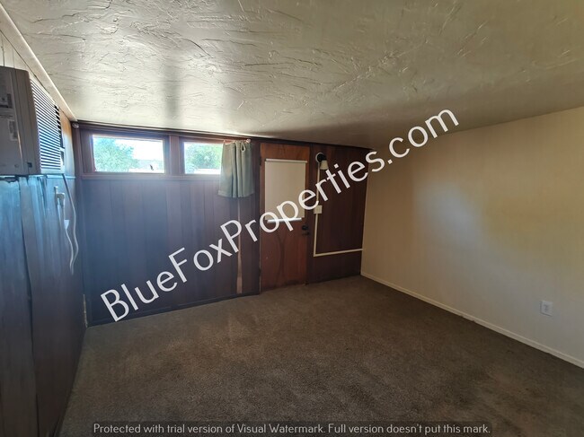 Building Photo - 907 E Weymouth St