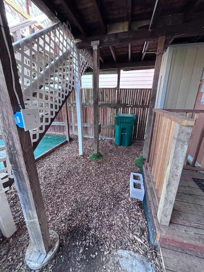 Building Photo - 1 Bedroom- $1500.00 Newly remolded-private yard