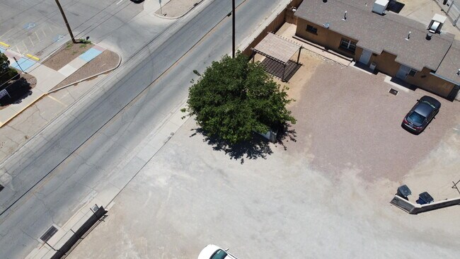 Building Photo - 8903 Old County Dr