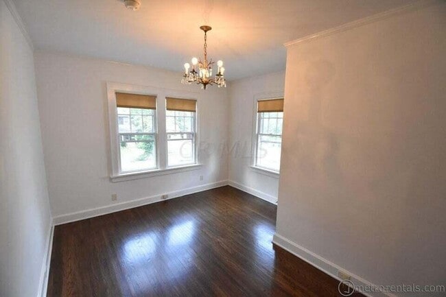 Building Photo - 445 Oakland Park Ave