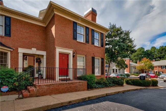 Primary Photo - 64 Mt Vernon Cir