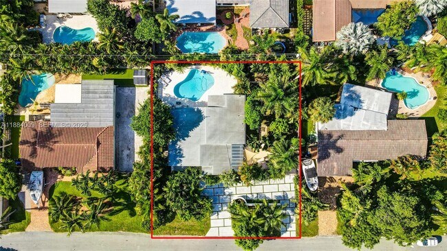 Building Photo - 2601 NE 11th Ct