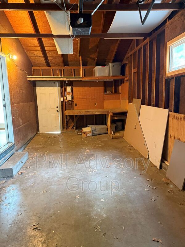 Building Photo - 5701 SW 15th St