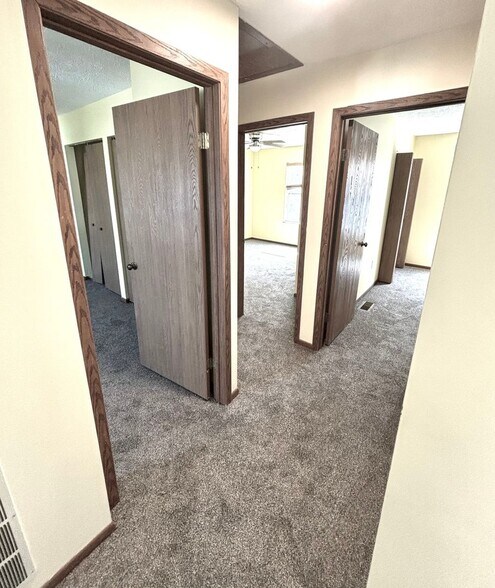 Building Photo - 157 Villa Dr