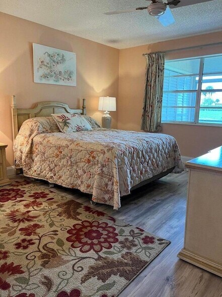 Building Photo - 197 Lake Meryl Dr