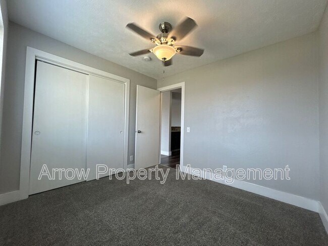 Building Photo - 940 27th St