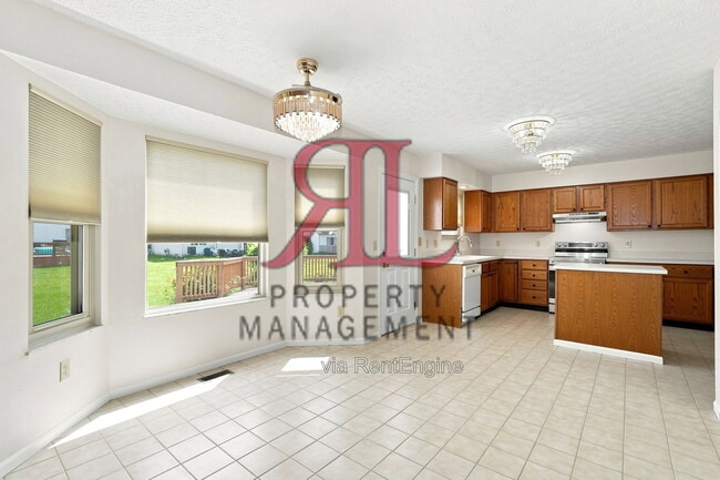 Building Photo - 6058 Northcliff Ct