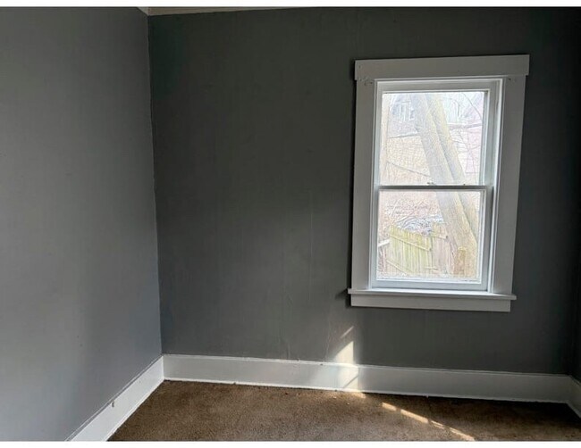 Building Photo - 93-95-95 Stratford Park