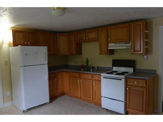 Building Photo - 1092 New Hampshire Rte 175