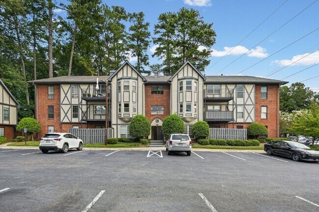 Building Photo - 6851 Roswell Rd NE