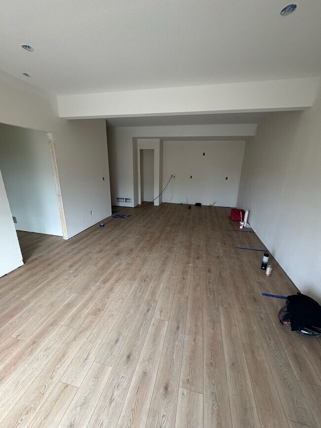 Building Photo - 4919-4921 Silver Mill Dr.