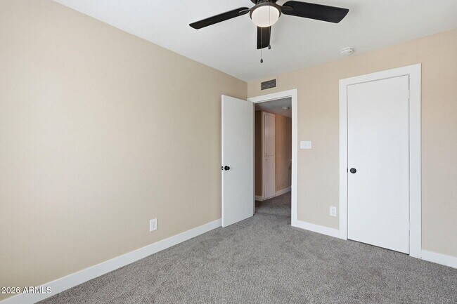 Building Photo - 8432 N 34th Dr