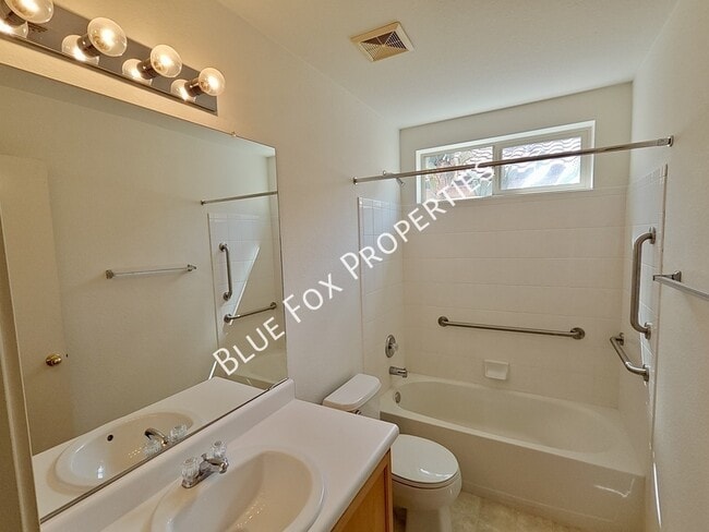 Building Photo - 7862 W Sacramento Hill Dr