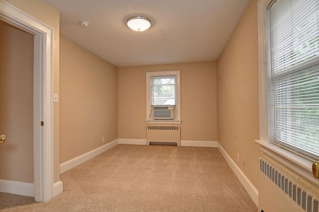 Building Photo - PORTSMOUTH FOR RENT!