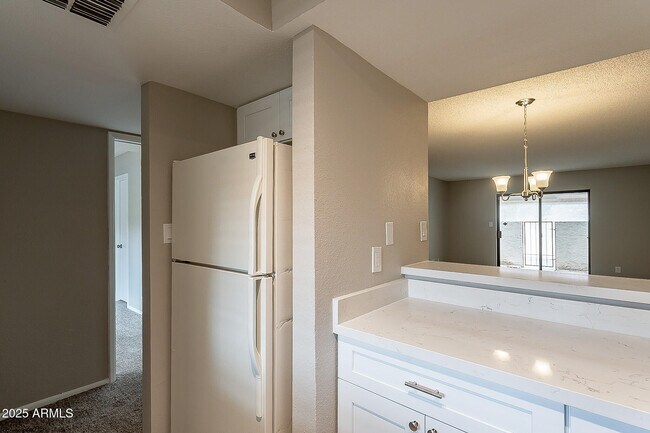 Building Photo - 11026 N 28th Dr