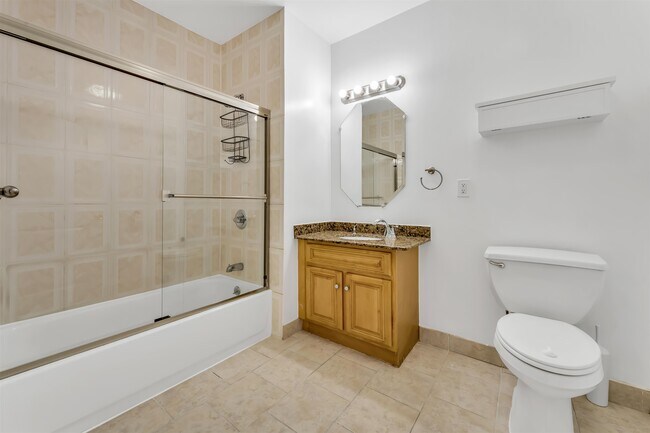 Building Photo - 605 New York Ave