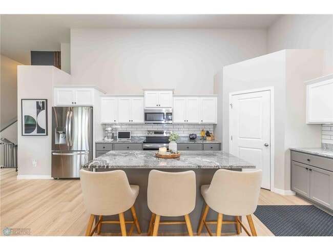 Building Photo - 1058 Ashley Dr W
