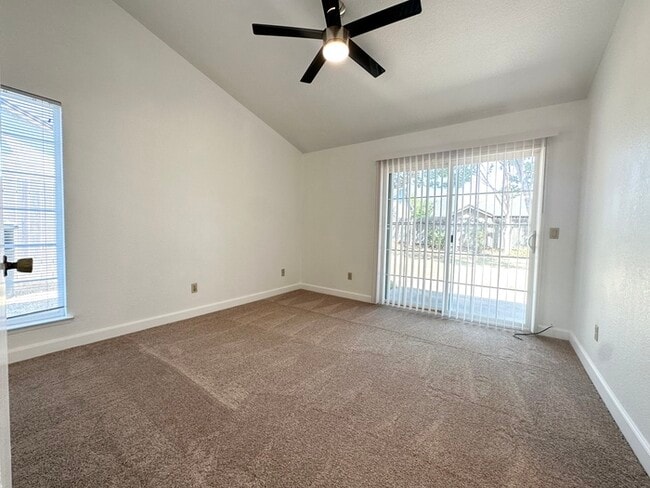 Building Photo - Beautifully Updated Home in Citrus Heights!