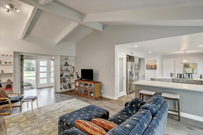 Building Photo - 1101 Guinea Dr