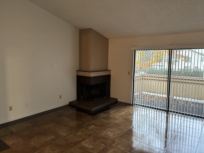 Building Photo - 3400 Sullivan Ct