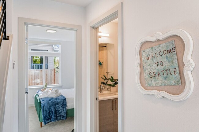 Building Photo - 4806 Dayton Ave N