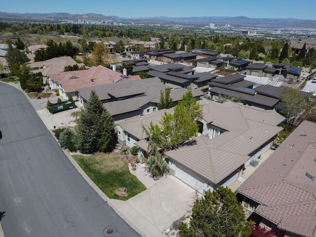 Building Photo - Upper Manzanita Home With City View