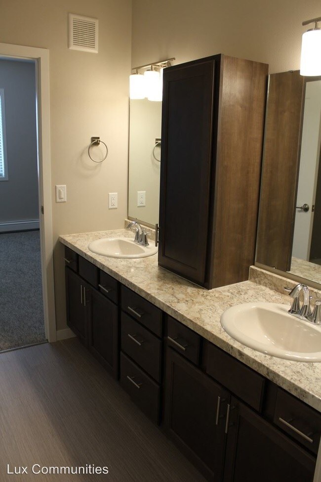Building Photo - 2 br, 2 bath Apartment - 2899 34th St S