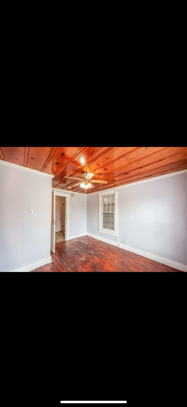 Building Photo - 805 E Jefferson St