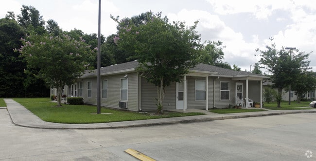 Primary Photo - Westminister Scotlandville Apartments