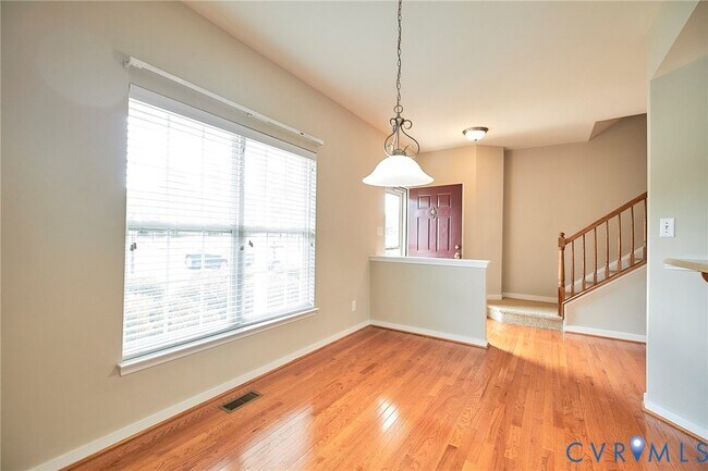 Building Photo - 315 Kingscote Ln